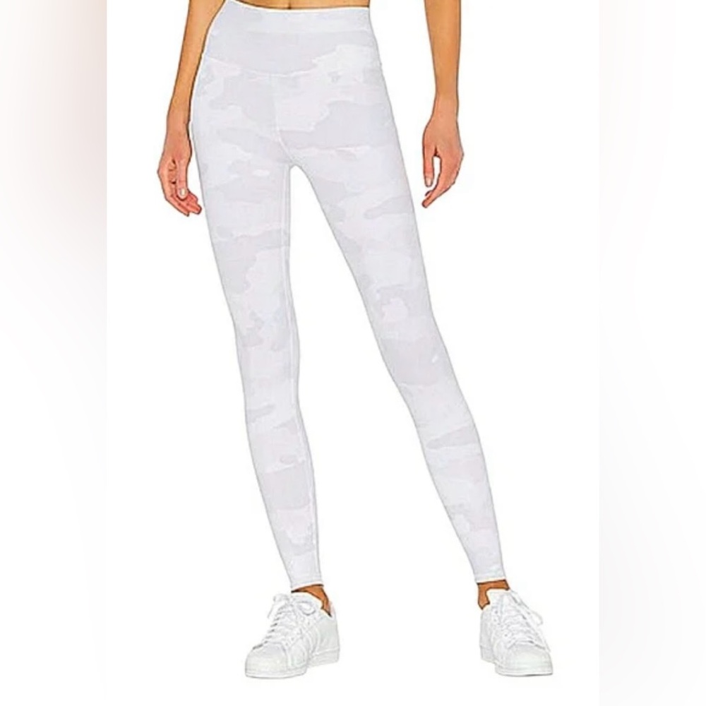 Alo Yoga High Waist Legging Camo White Gray Athleisure Athletic Gym SMALL